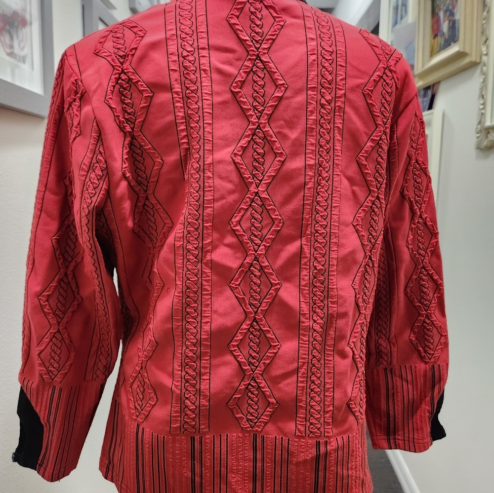 Top with Zipper - Picture 5 of 9